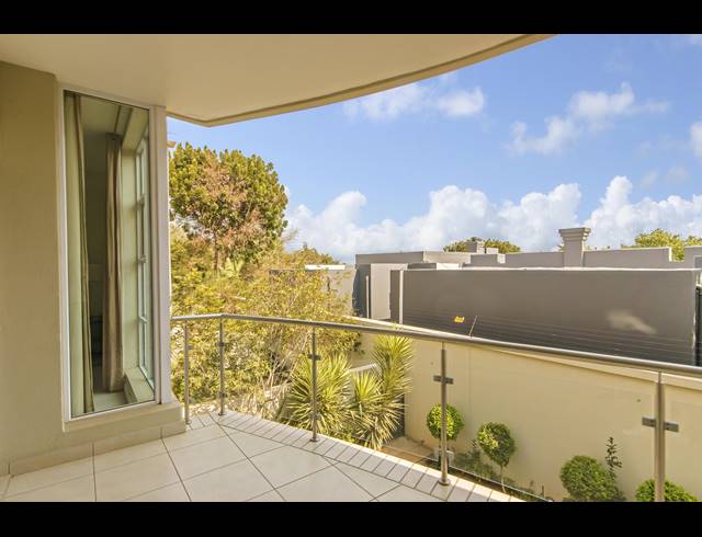 2 BEDROOM APARTMENT SOLD IN PARKTOWN NORTH